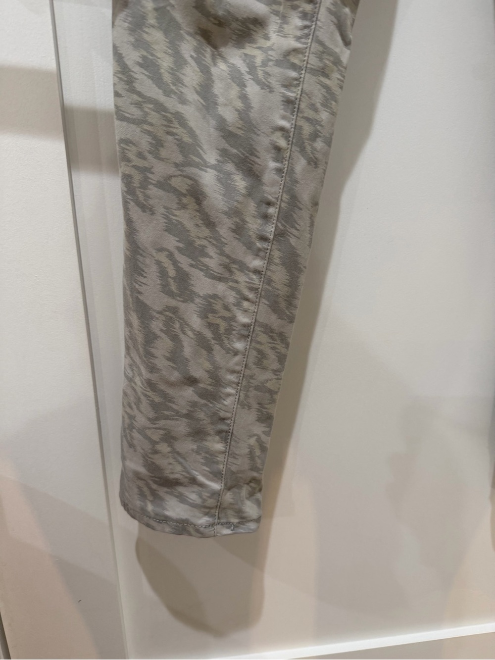 Joe's Jeans Skinny Animal-Print Ankle Jeans in Stone - Picture 6 of 9